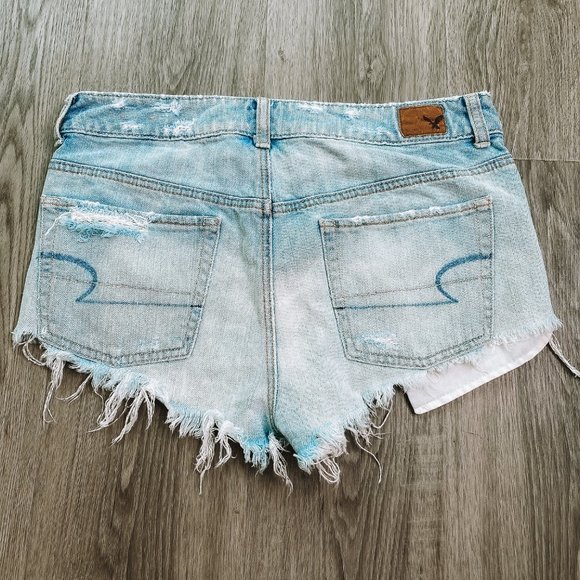 American Eagle Outfitters Distressed Light Wash Jean Shorts - Picture 6 of 8